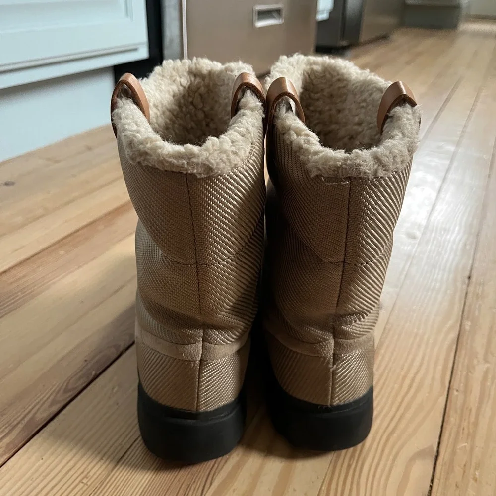 Clarks Gore-Tex Tan Puffer Winter Boots Faux Shearling Lined Waterproof Womens 7